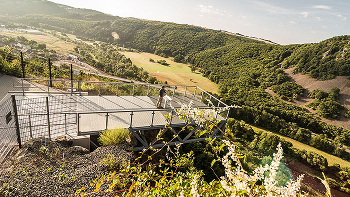 Skywalk über dem Fluss Nahe in St. Johannisberg