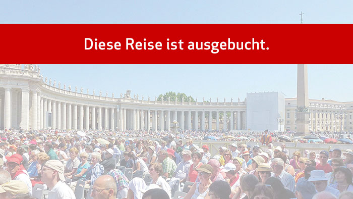 Diese Reise ist ausgebucht. Gläubige und Besucher auf dem Petersplatz in Rom