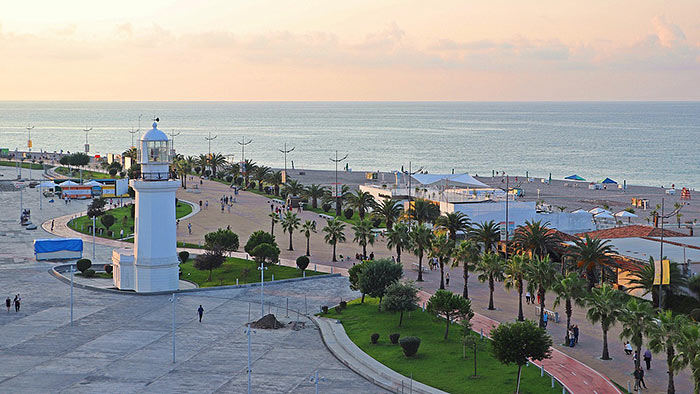 Hafen- und Urlaubsstadt Batumi am Schwarzen Meer in Georgien